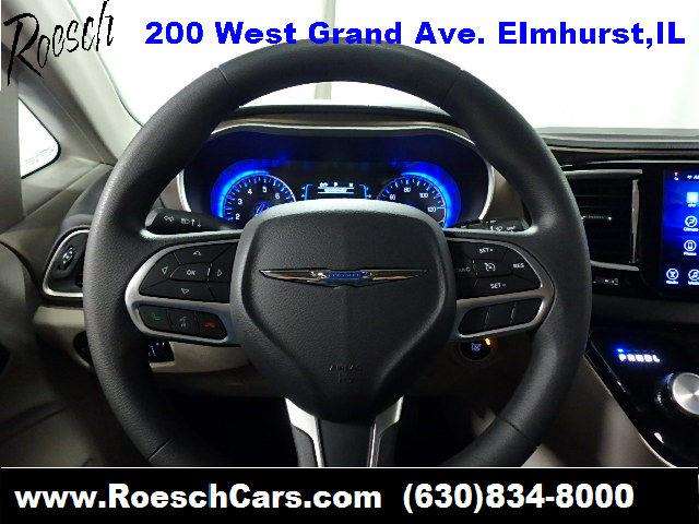 2017 Chrysler Pacifica Touring 4dr Mini-Van